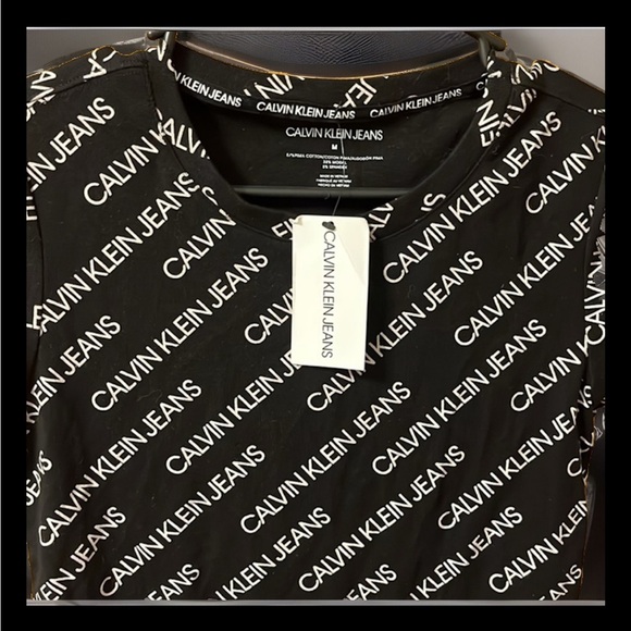 Calvin Klein Repeated Print Allover Cap Sleeve 1Pc Short/Bodysuit Sz Medium NWT - Picture 4 of 13